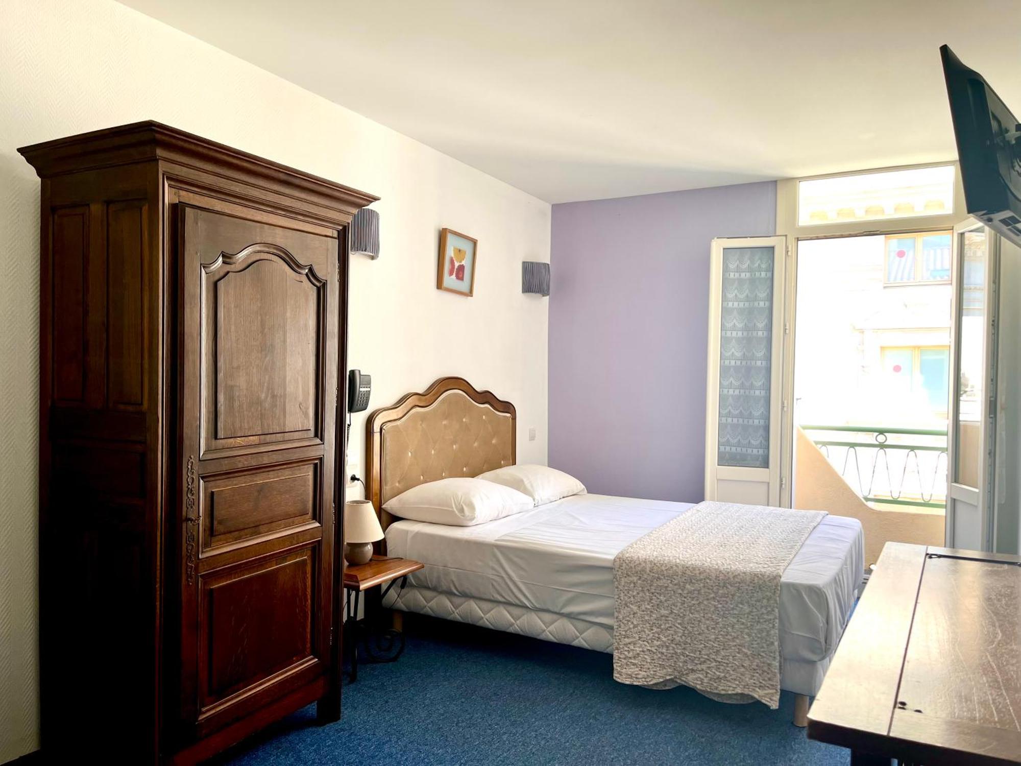 Le National Hotel