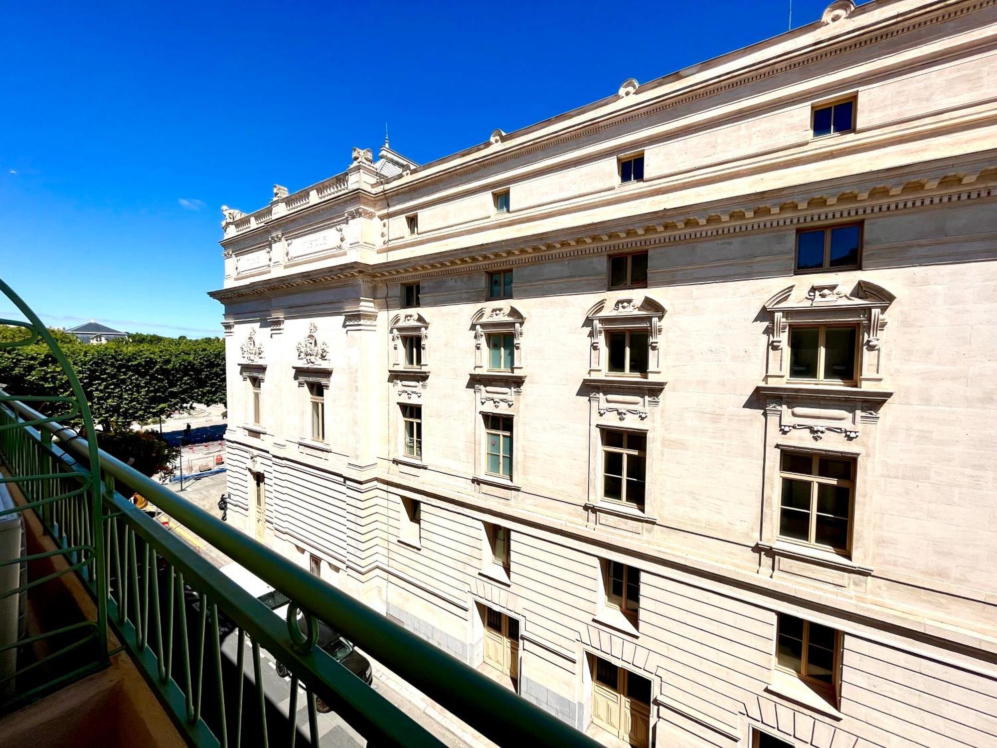 Le National Hotel