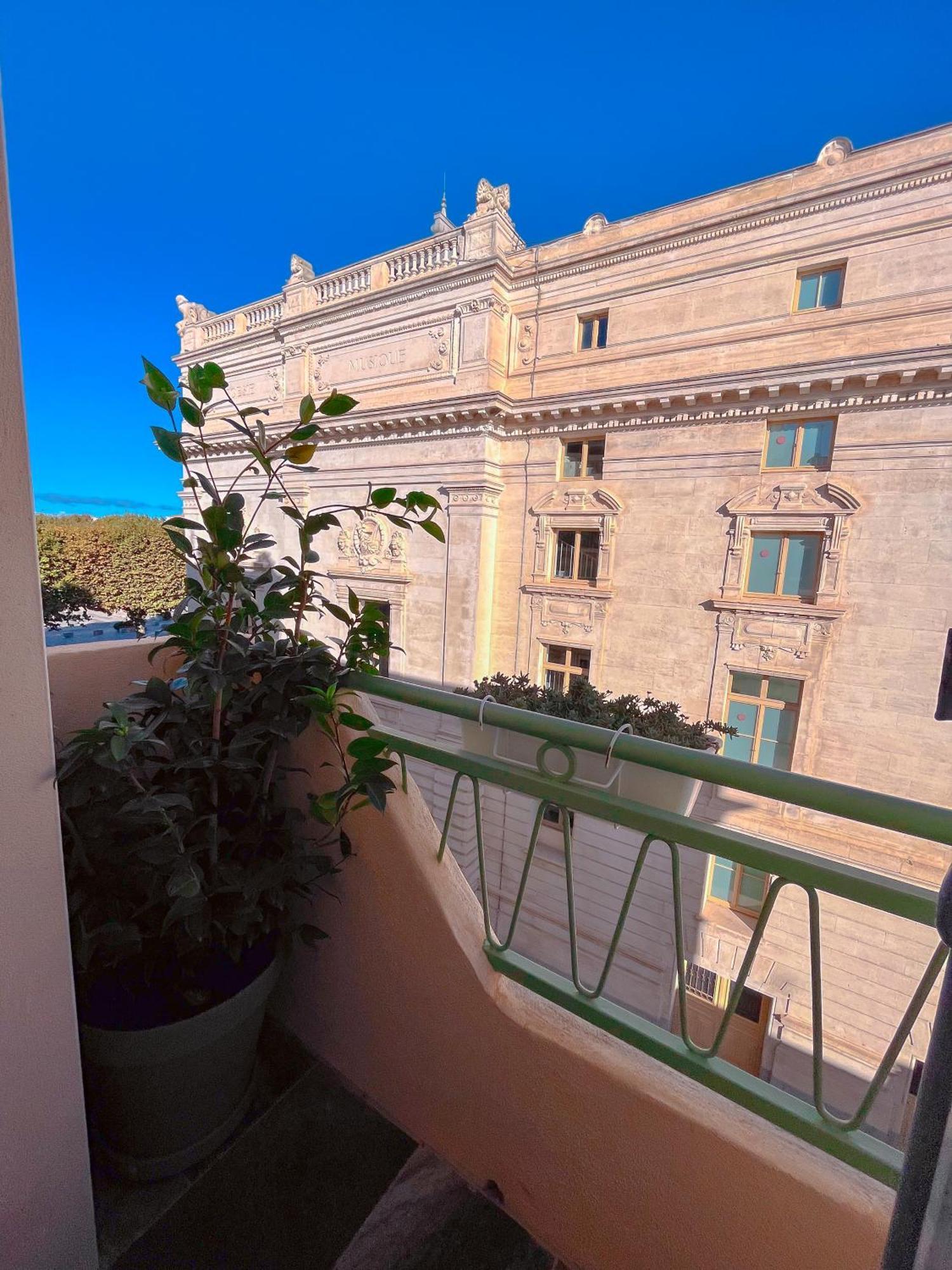 Le National Hotel 2*
