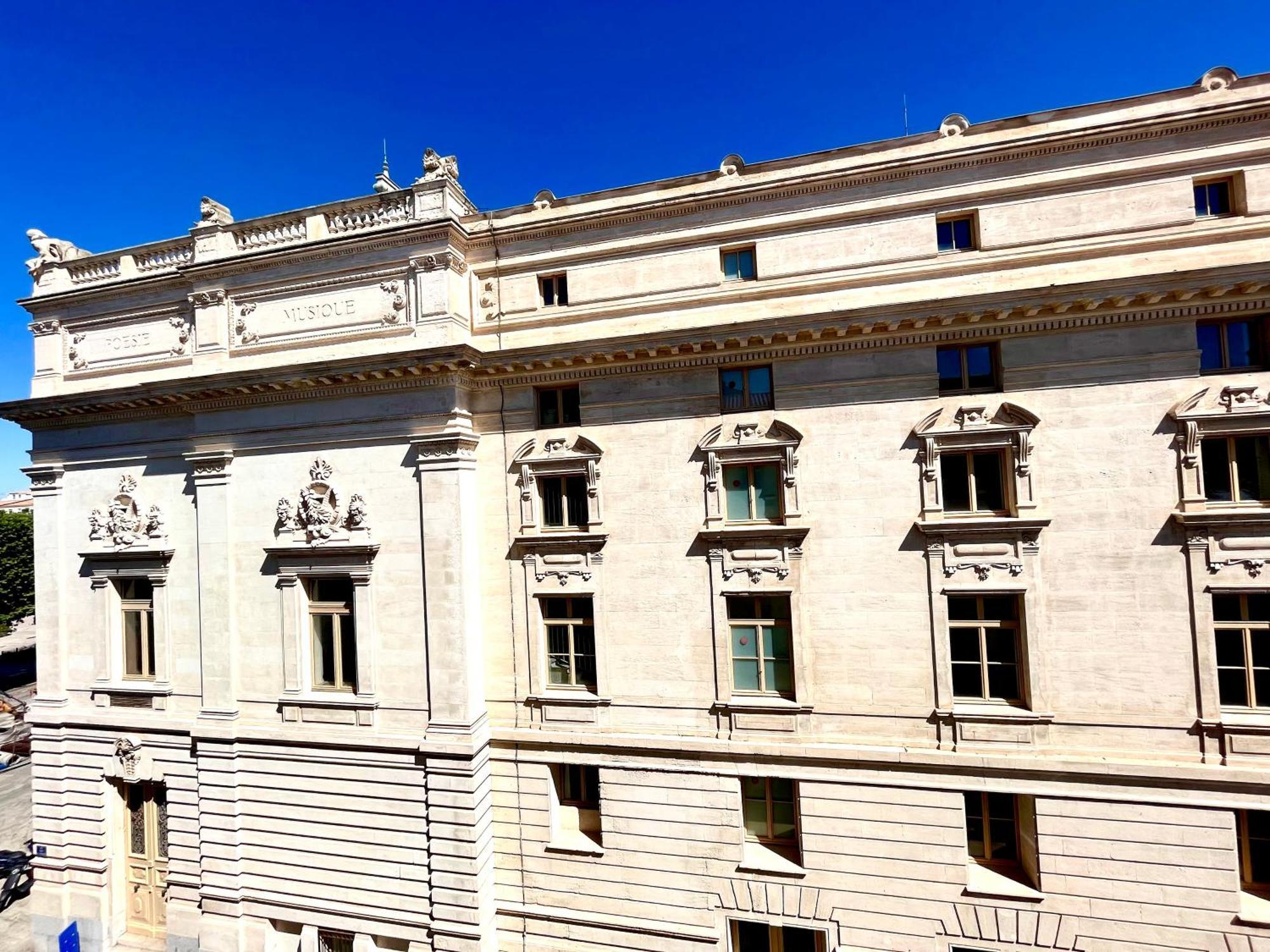 Le National Hotel 2*