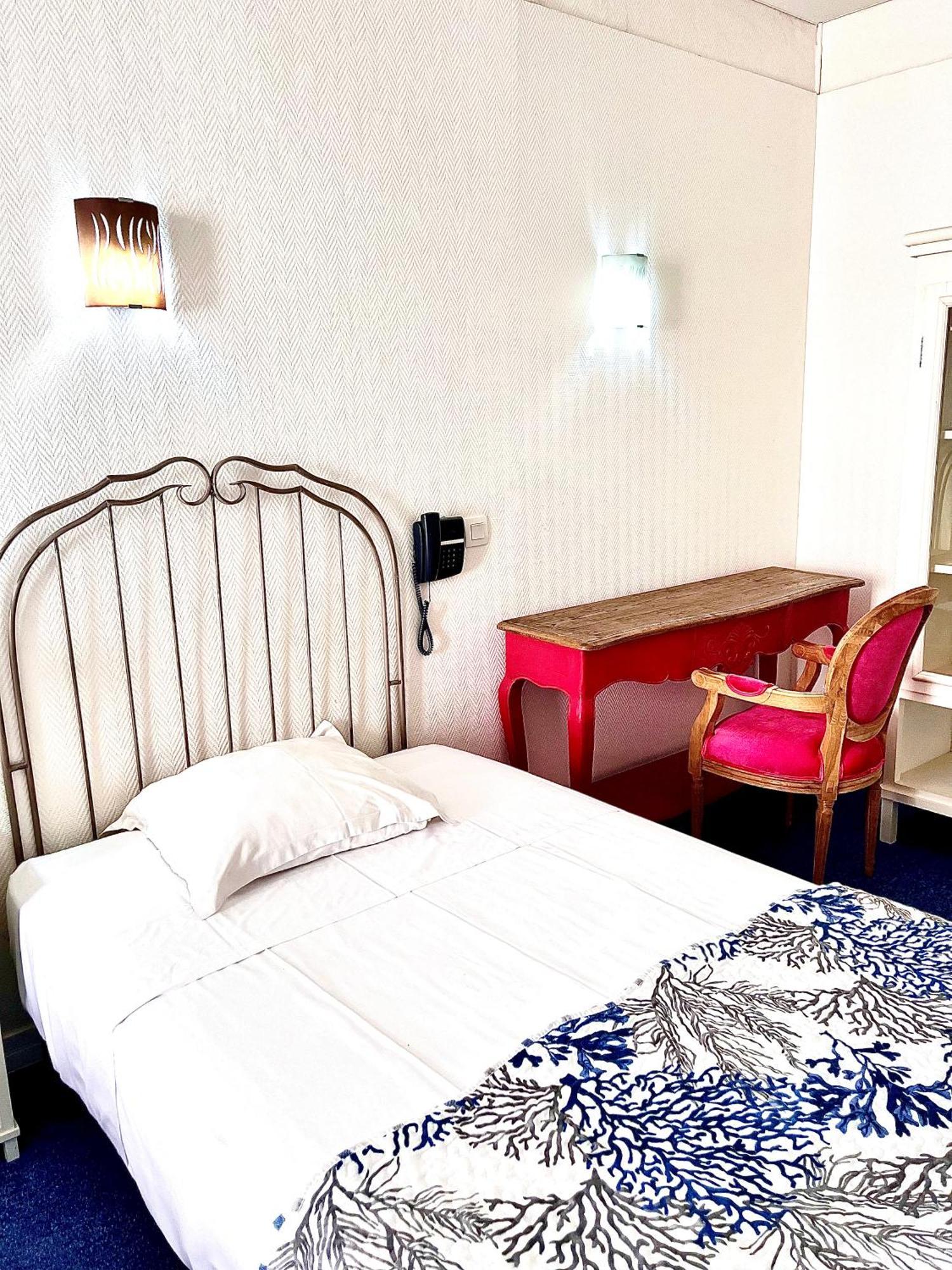 Hotel Le National 2*